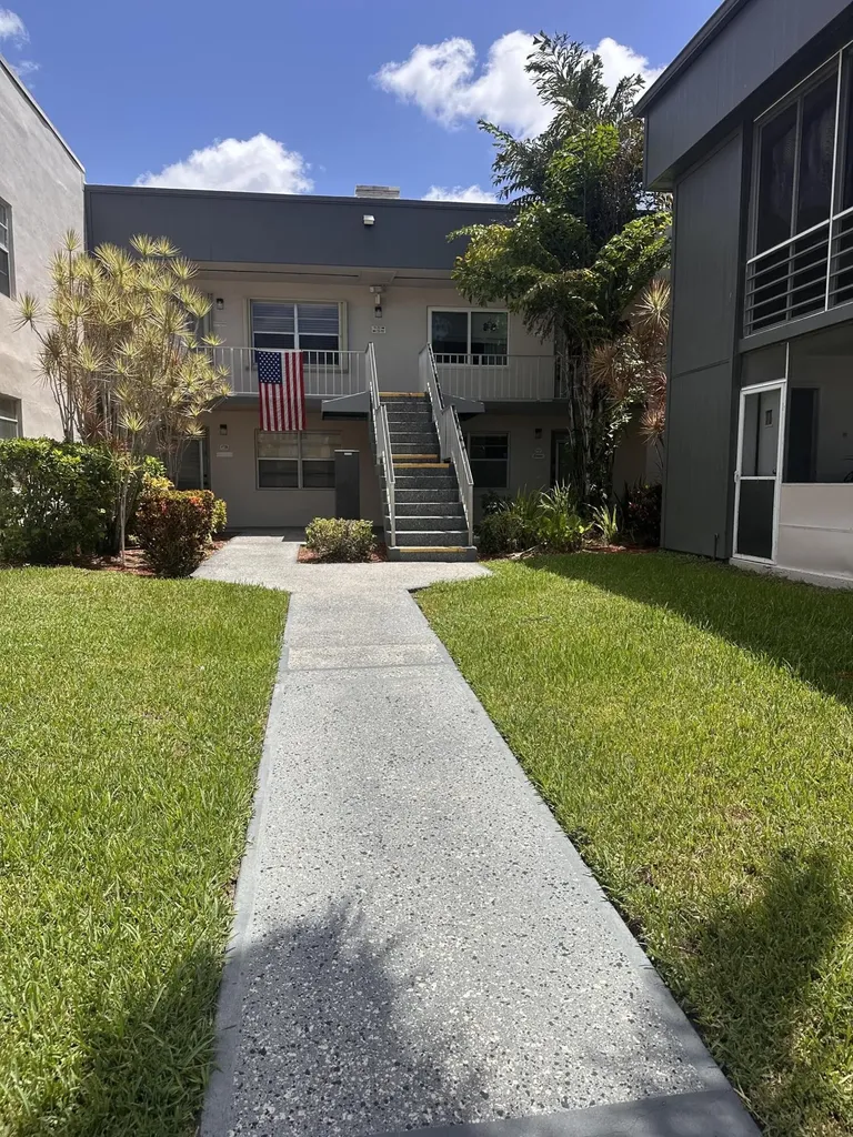 750 Burgundy P Delray Beach FL 33484