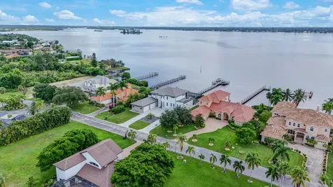 6390 River Club Court North Fort Myers FL 33917