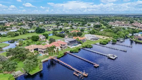 6390 River Club Court North Fort Myers FL 33917