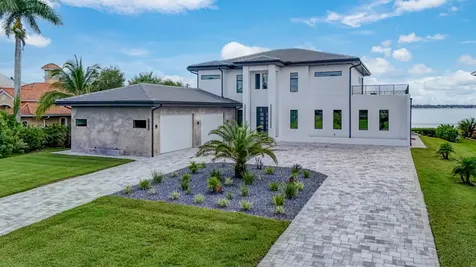 6390 River Club Court North Fort Myers FL 33917