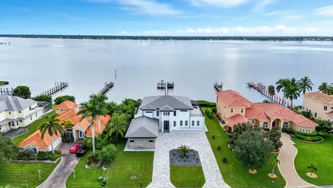6390 River Club Court North Fort Myers FL 33917