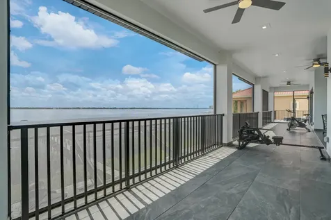 6390 River Club Court North Fort Myers FL 33917
