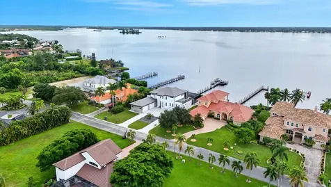 6390 River Club Court North Fort Myers FL 33917