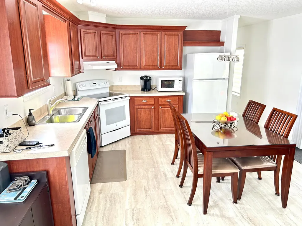 613 Jasmine Lane Deerfield Beach FL 33442