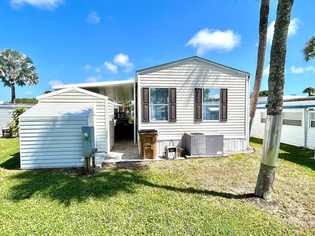 613 Jasmine Lane Deerfield Beach FL 33442