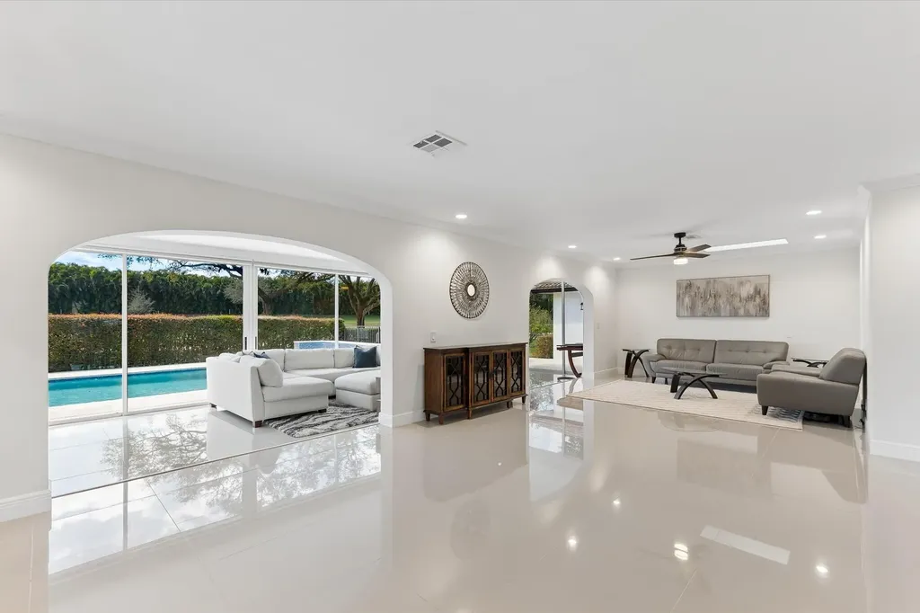 4755 Loquat Circle Boynton Beach FL 33436