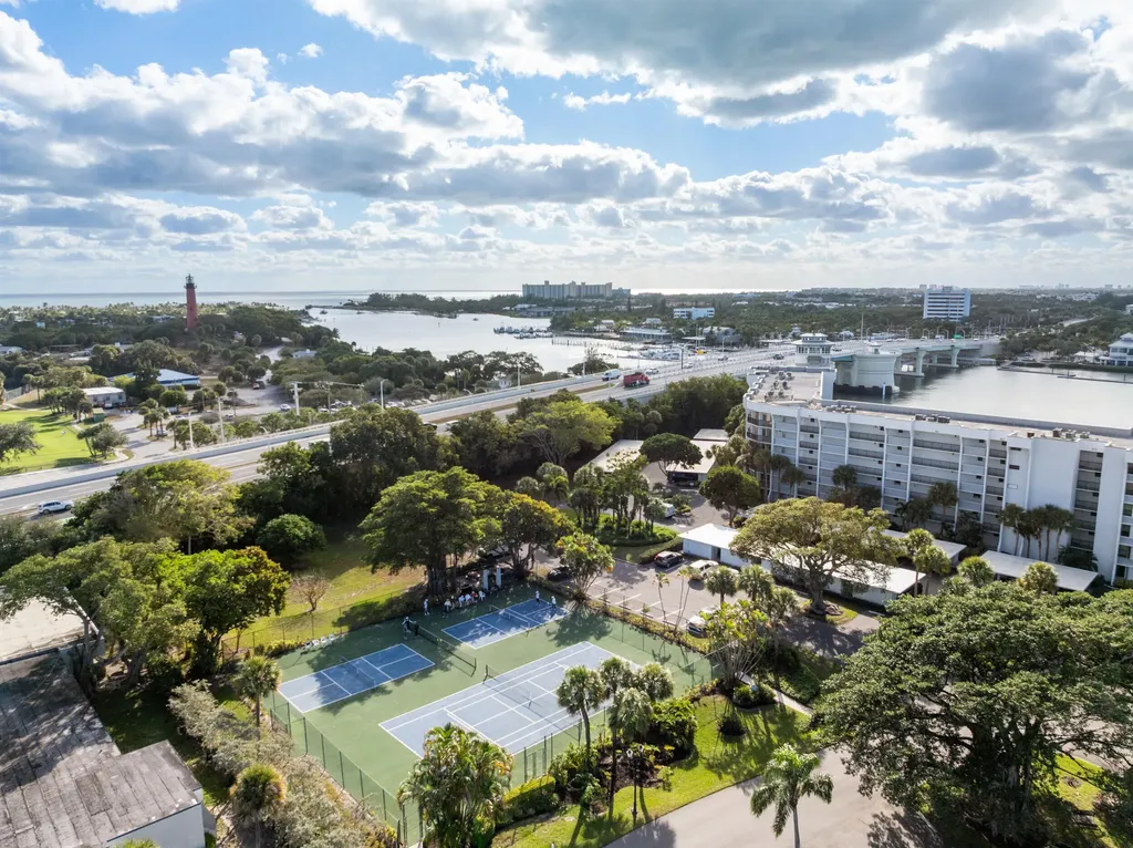 1748 Jupiter Cove Drive Jupiter FL 33469