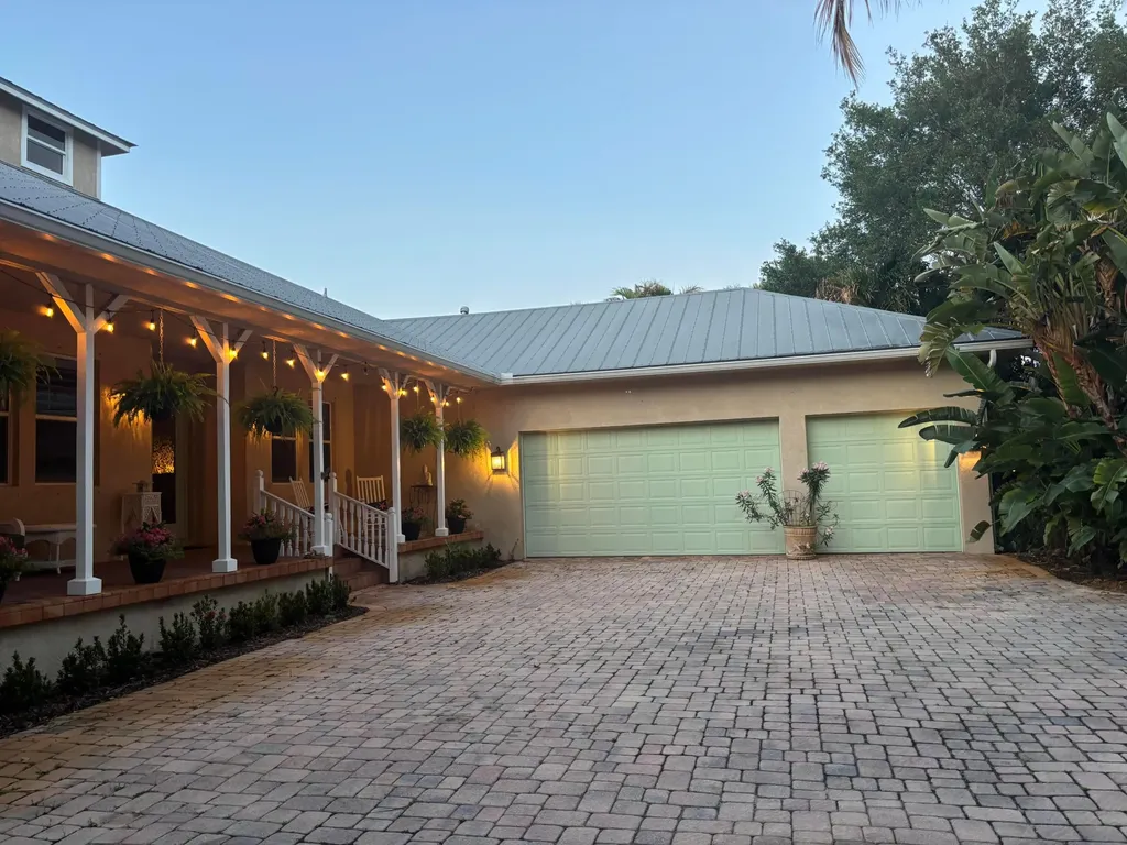2412 SE Saint Lucie Boulevard Stuart FL 34996