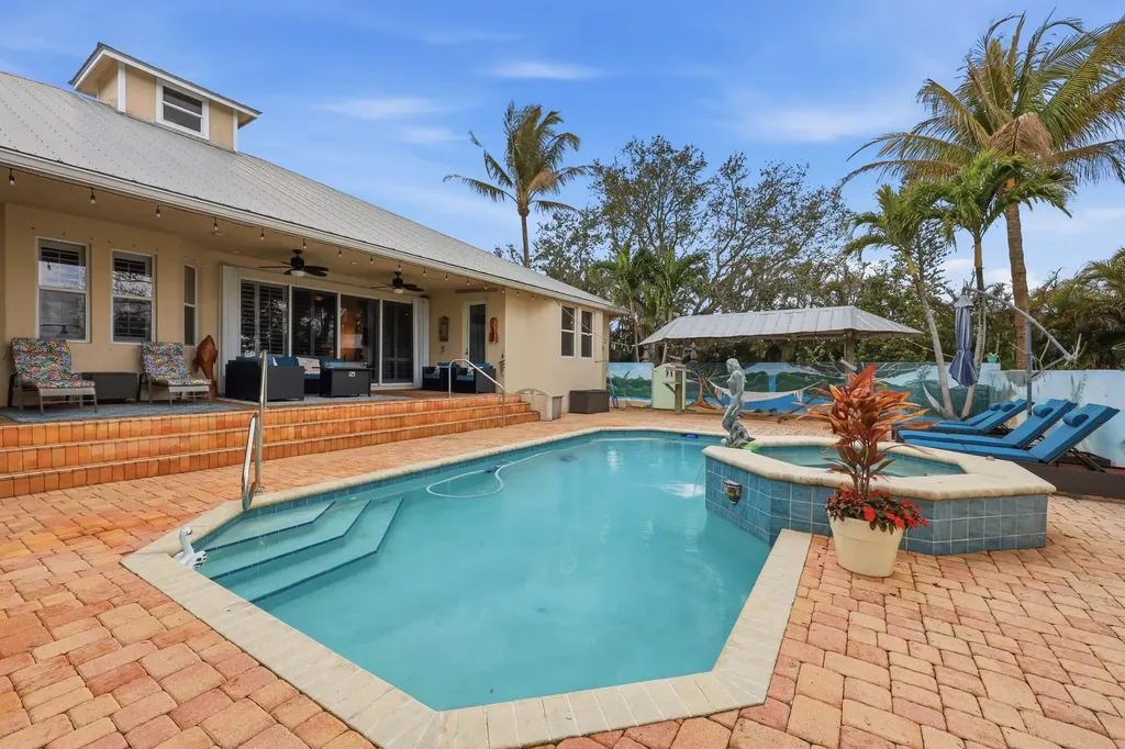 2412 SE Saint Lucie Boulevard Stuart FL 34996