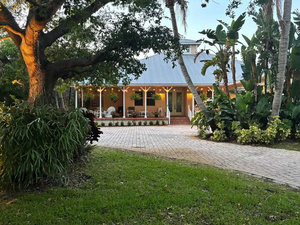 2412 SE Saint Lucie Boulevard Stuart FL 34996