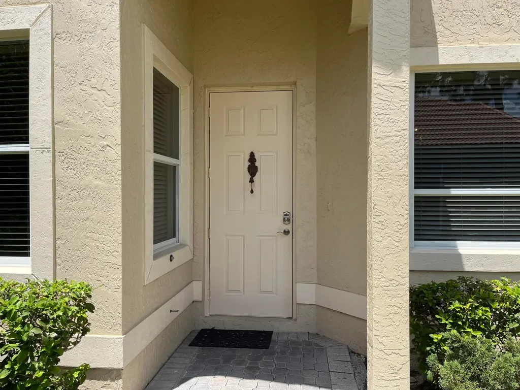 9201 Wentworth Lane Port St Lucie FL 34986