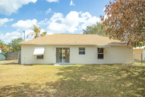 1718 SE Aires Lane Port St Lucie FL 34984