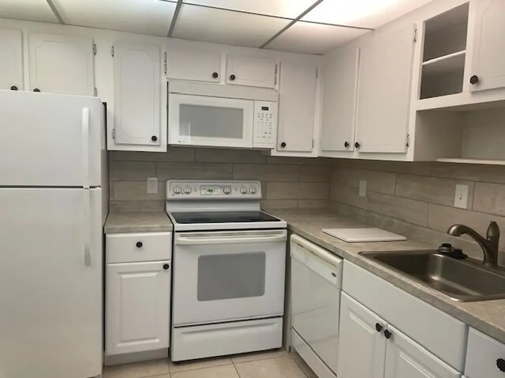 347 Flanders H Delray Beach FL 33484