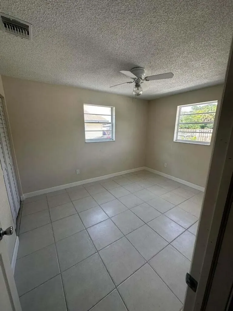 422 Caroline Avenue West Palm Beach FL 33413