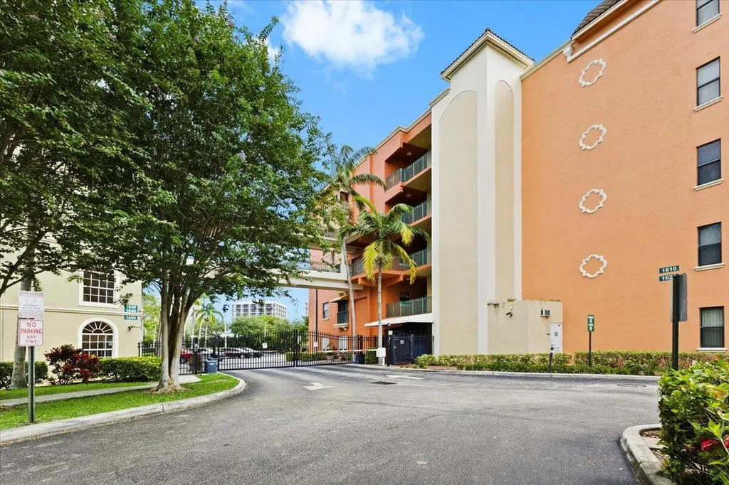 1620 Presidential Way West Palm Beach FL 33401