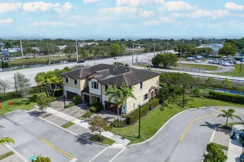4622 Belgian Lane Davie FL 33314