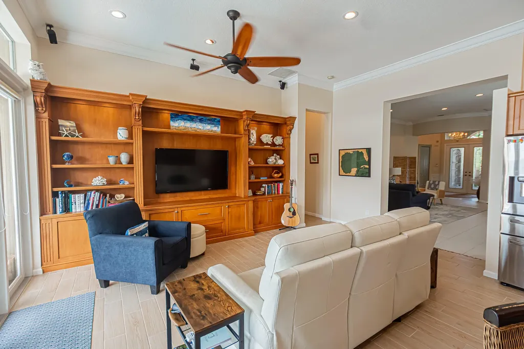 11421 SW Kingslake Circle Port St Lucie FL 34987