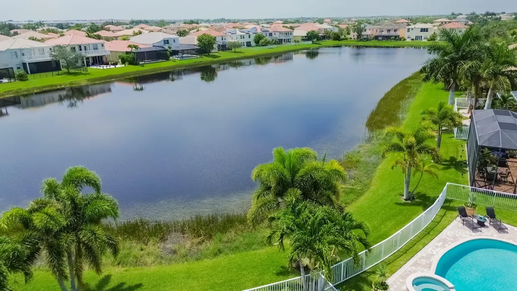11421 SW Kingslake Circle Port St Lucie FL 34987