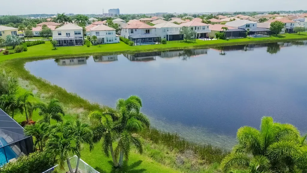 11421 SW Kingslake Circle Port St Lucie FL 34987