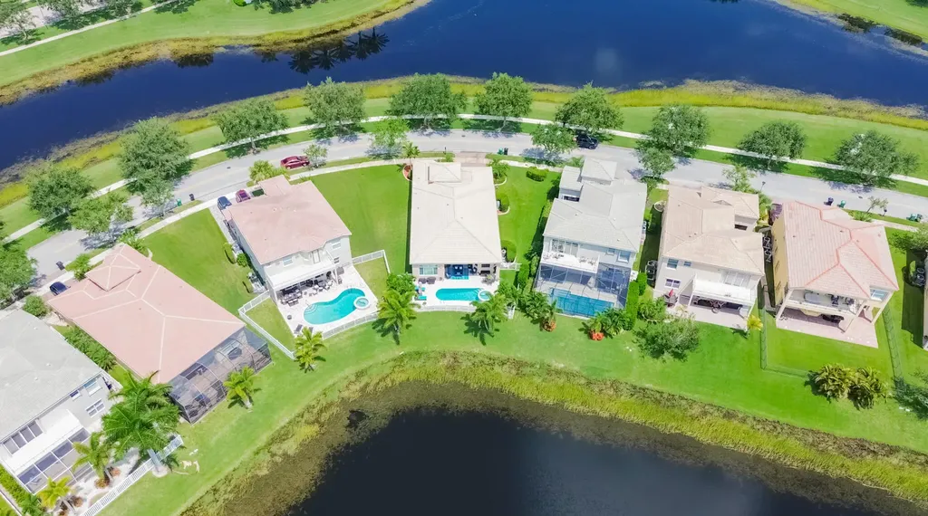 11421 SW Kingslake Circle Port St Lucie FL 34987