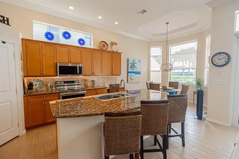 11421 SW Kingslake Circle Port St Lucie FL 34987
