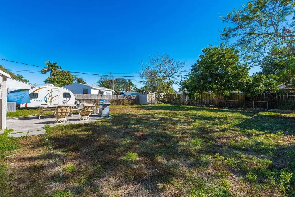3914 Serubi Avenue Palm Springs FL 33461