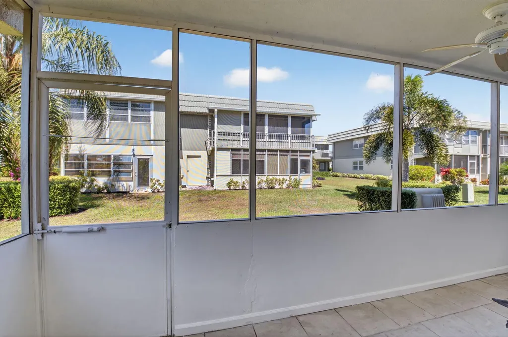 205 Flanders E Delray Beach FL 33484