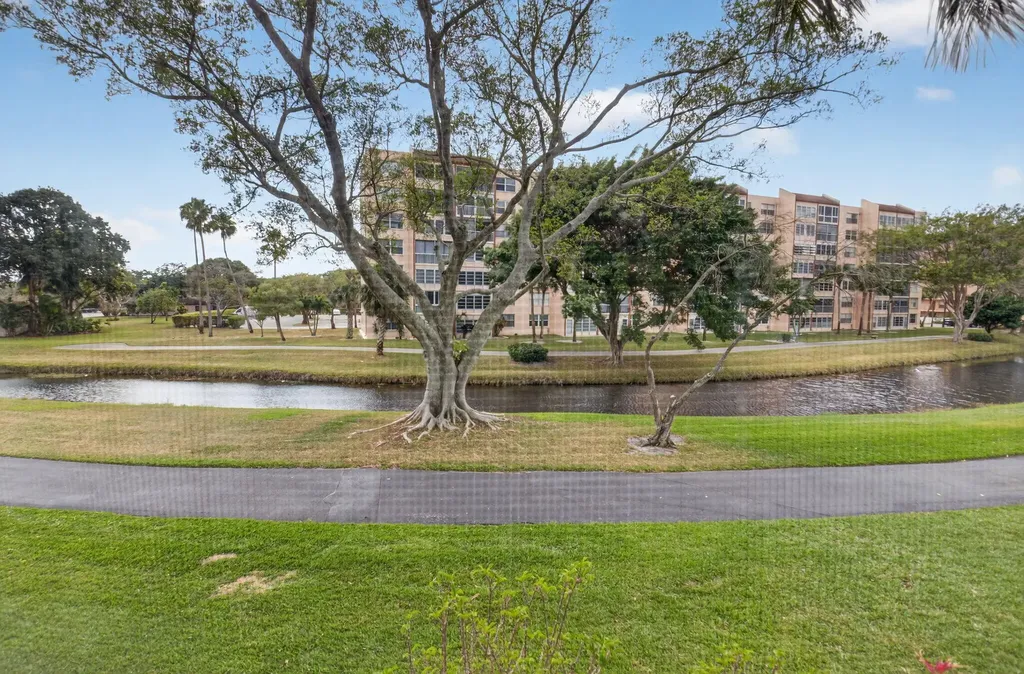 14475 Strathmore Lane Delray Beach FL 33446