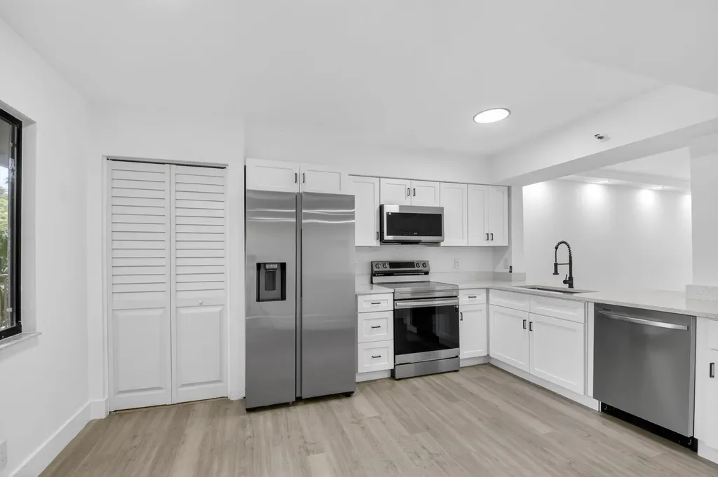 14475 Strathmore Lane Delray Beach FL 33446