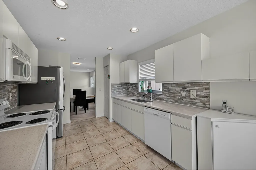 7676 Springwater Place Boynton Beach FL 33437