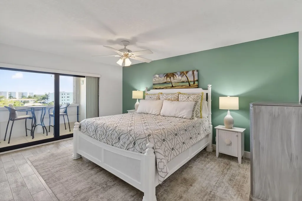 1036 Us Highway One North Palm Beach FL 33408