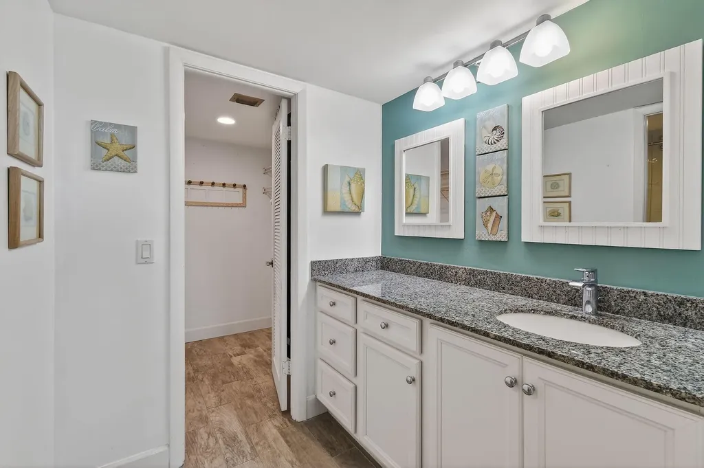 1036 Us Highway One North Palm Beach FL 33408
