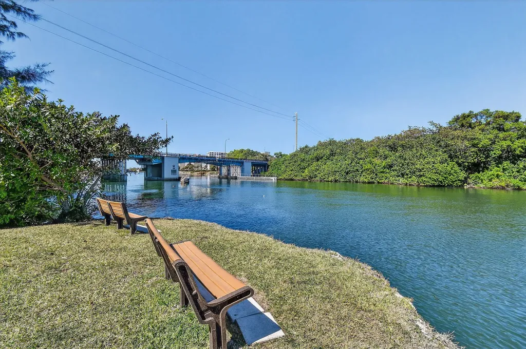 1036 Us Highway One North Palm Beach FL 33408