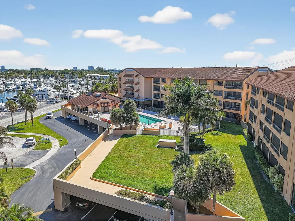 1036 Us Highway One North Palm Beach FL 33408