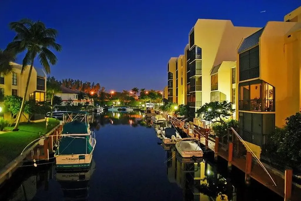 6 Royal Palm Way Boca Raton FL 33432