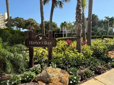 1141 Marine Way E North Palm Beach FL 33408