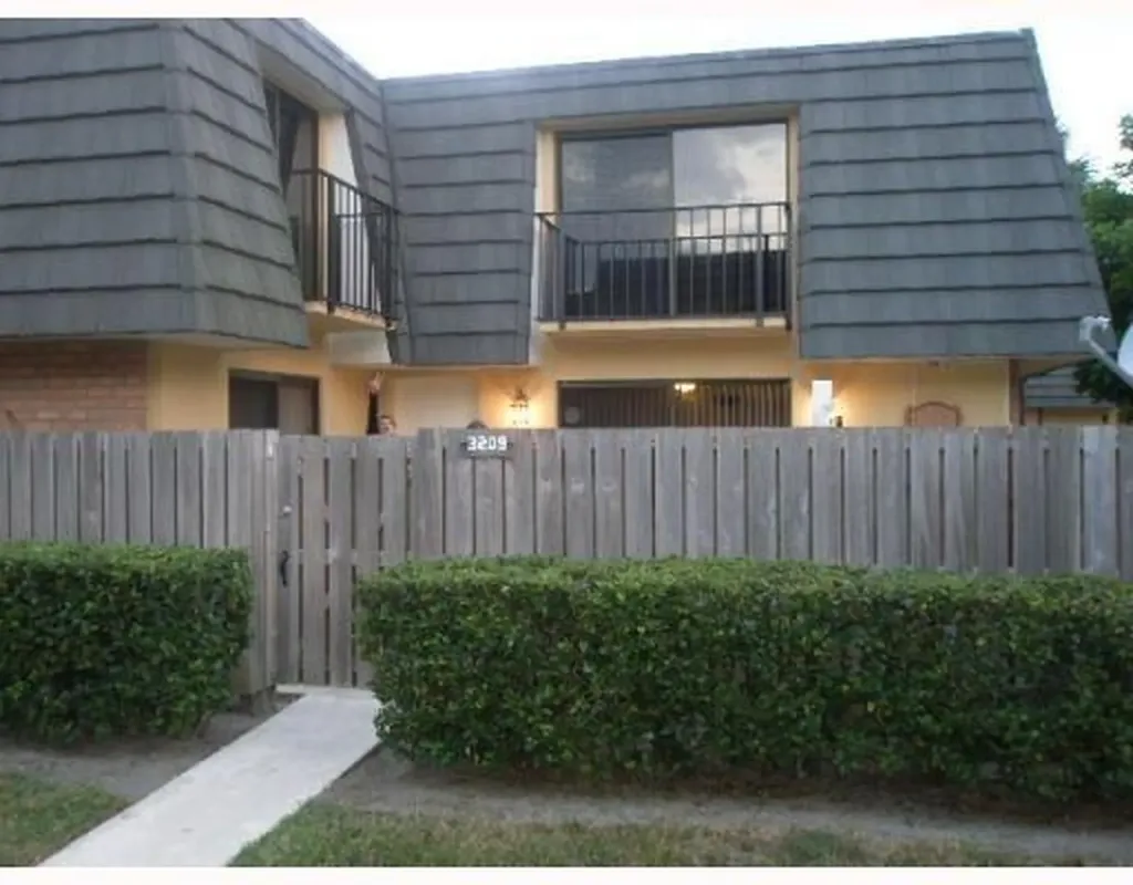 3209 32nd Way West Palm Beach FL 33407