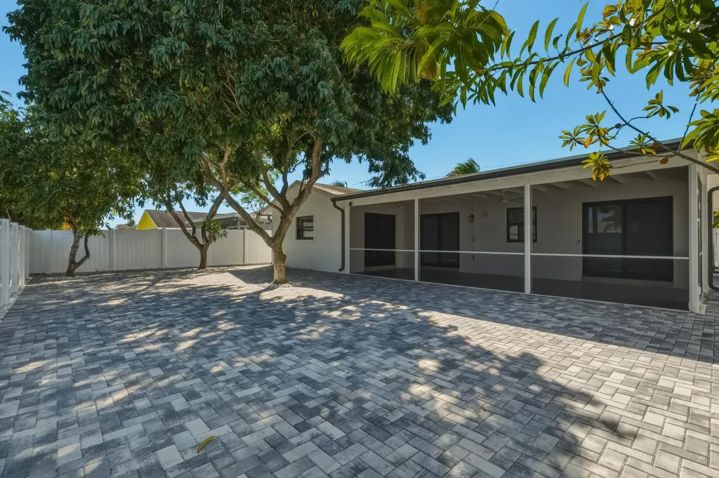 22390 SW 66th Avenue Boca Raton FL 33428
