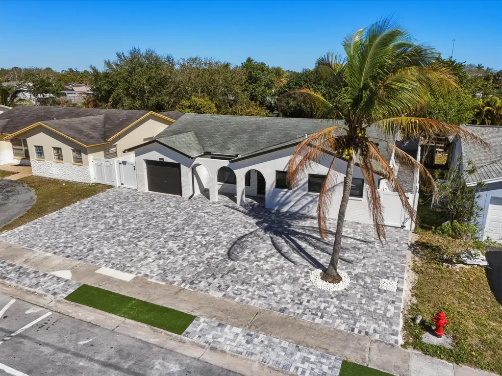 22390 SW 66th Avenue Boca Raton FL 33428