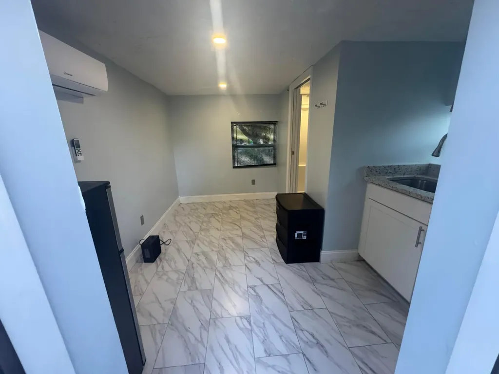 173 W 16th Street Riviera Beach FL 33404