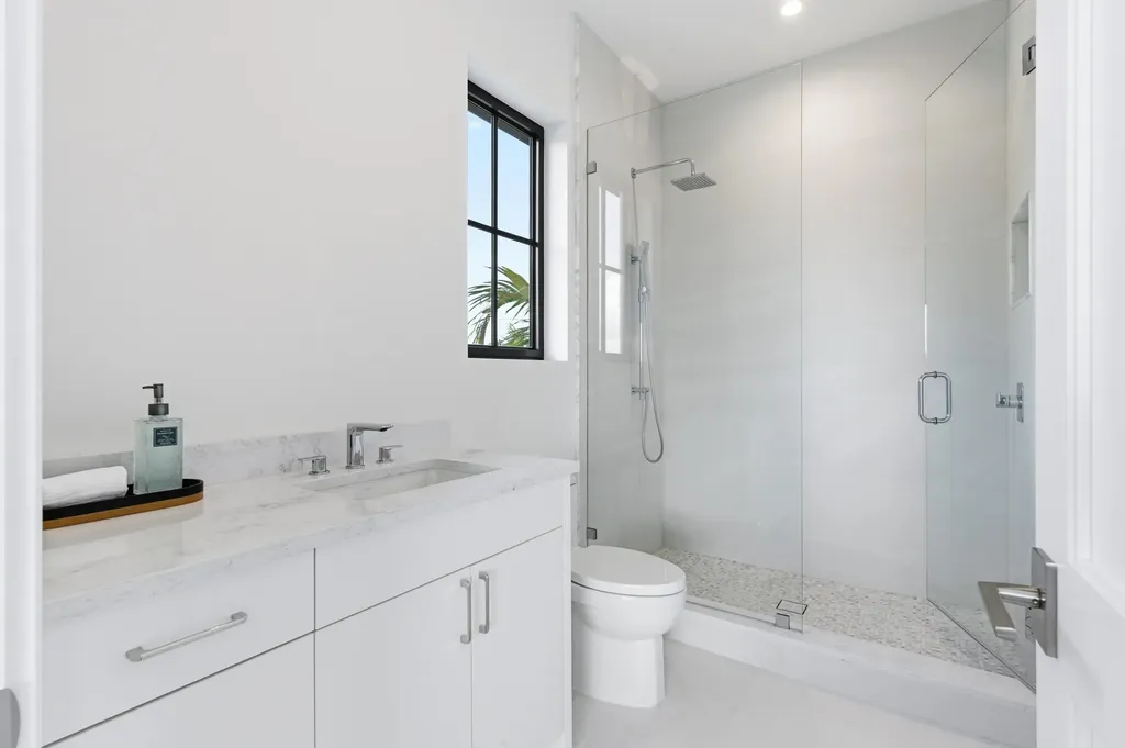 2442 Bay Circle Palm Beach Gardens FL 33410