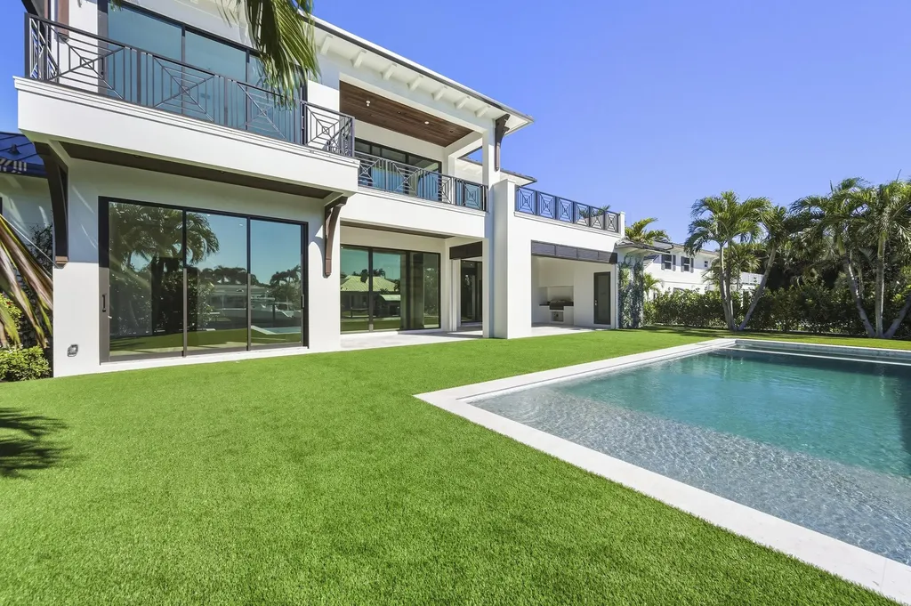 2442 Bay Circle Palm Beach Gardens FL 33410