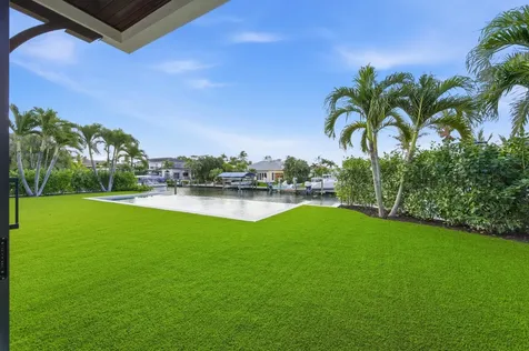 2442 Bay Circle Palm Beach Gardens FL 33410