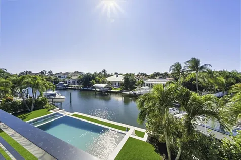 2442 Bay Circle Palm Beach Gardens FL 33410
