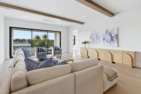 2442 Bay Circle Palm Beach Gardens FL 33410