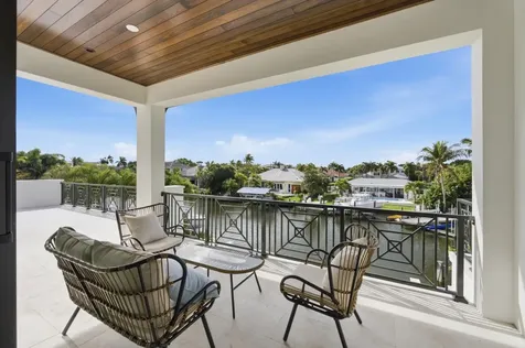 2442 Bay Circle Palm Beach Gardens FL 33410