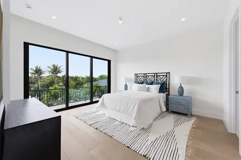 2442 Bay Circle Palm Beach Gardens FL 33410