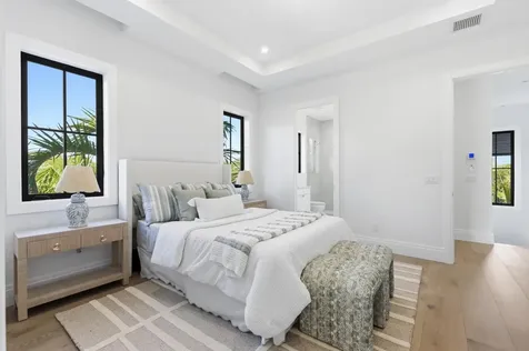 2442 Bay Circle Palm Beach Gardens FL 33410