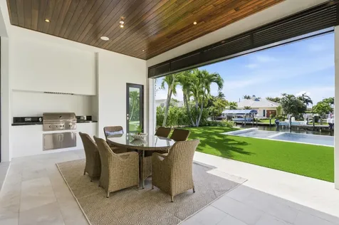 2442 Bay Circle Palm Beach Gardens FL 33410