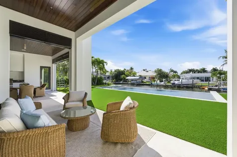 2442 Bay Circle Palm Beach Gardens FL 33410